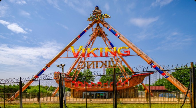 pirate ship carnival rides